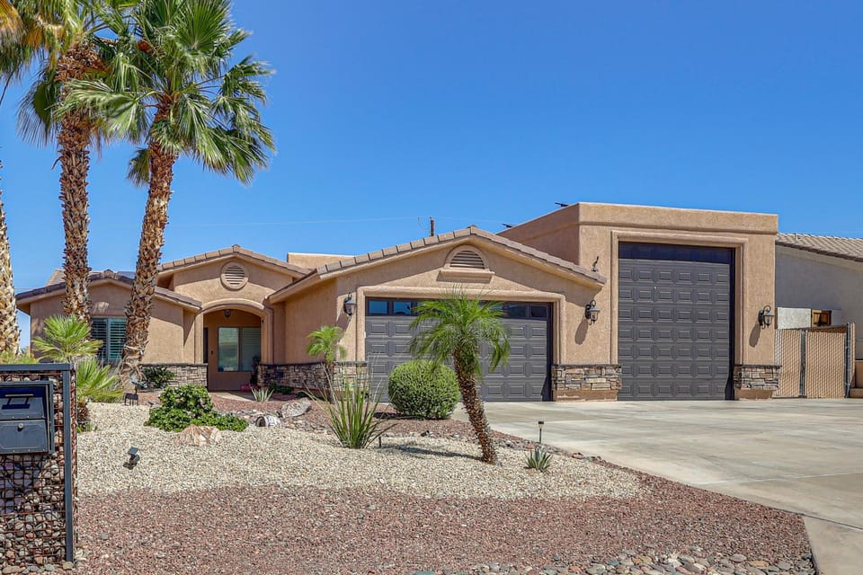 Outdoor Entertainment! Extended Lake Havasu Escape House in Lake Havasu City