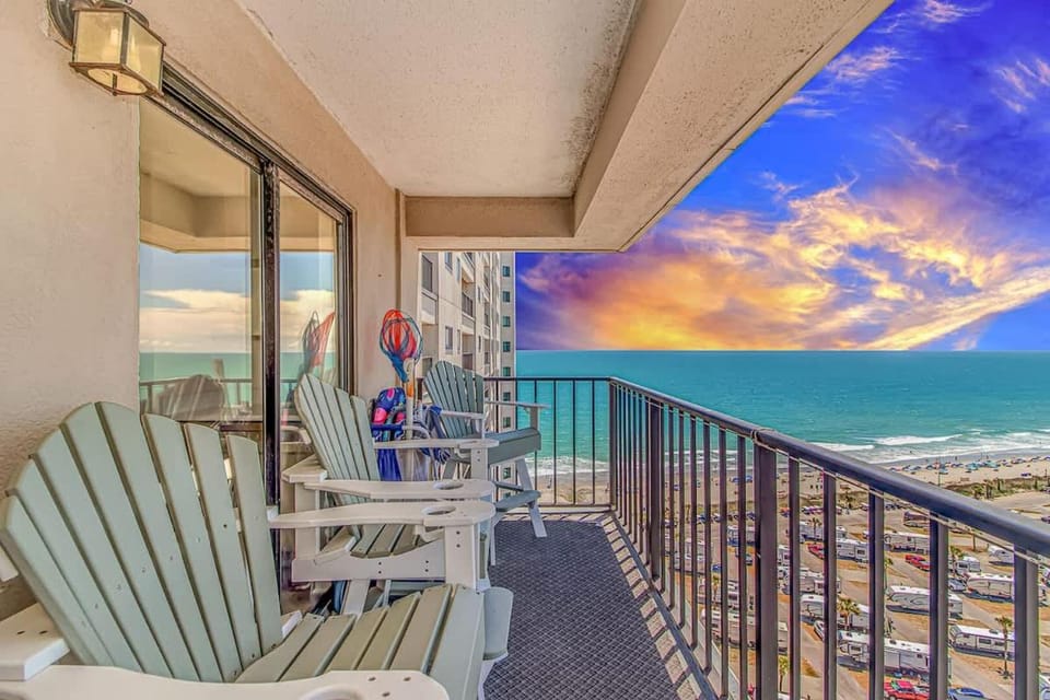 Beautifully Renovated 2BR Condo-Endless Ocean Views-Myrtle Beach Resort Renaissance Tower 1616 House in South Carolina