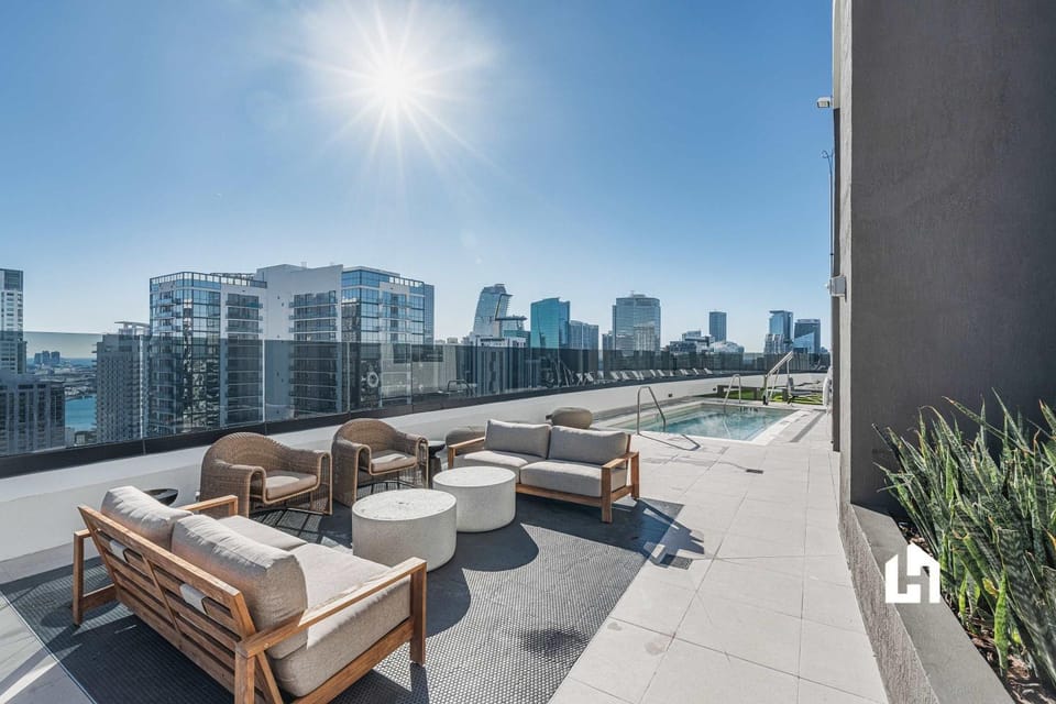 Seating area, City view, Swimming pool