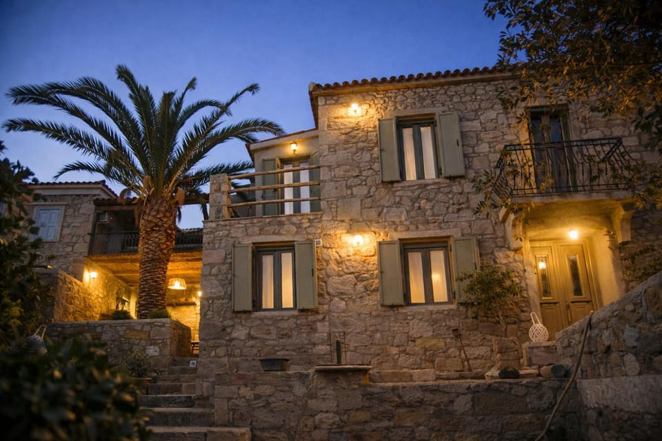 Hadi, The Stone Courtyard Kondiás House in Decentralized Administration of the Aegean