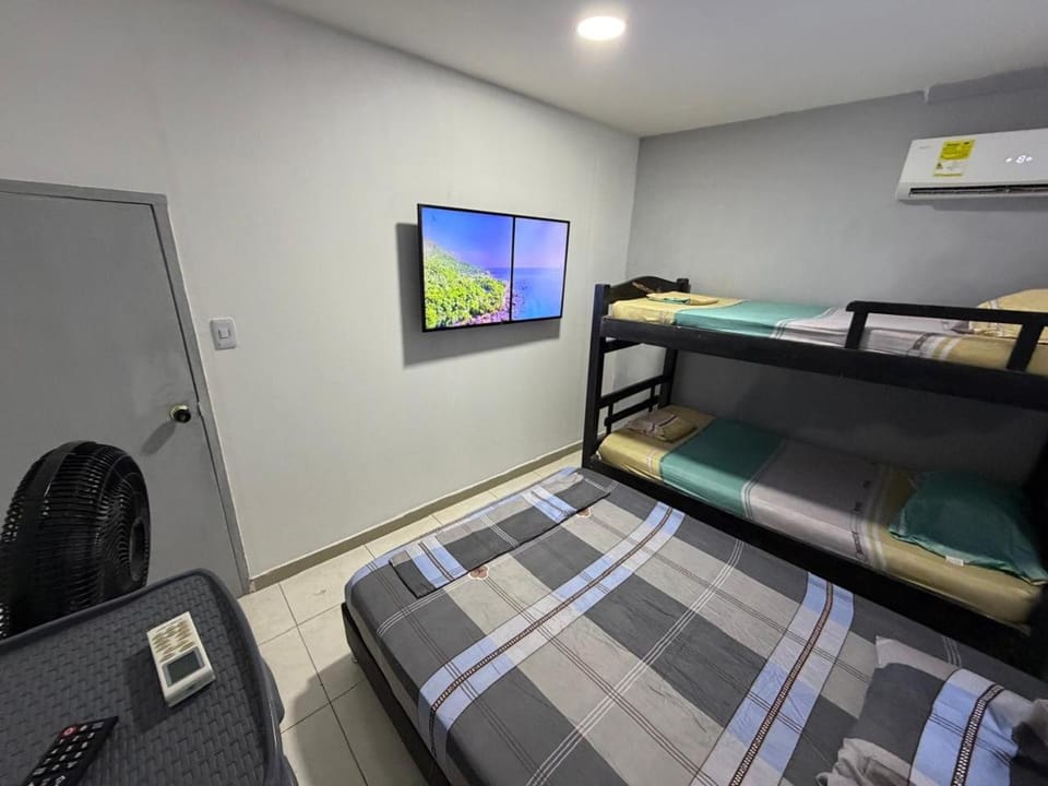 Makako Hostal 420 Bed and Breakfast in Cartagena