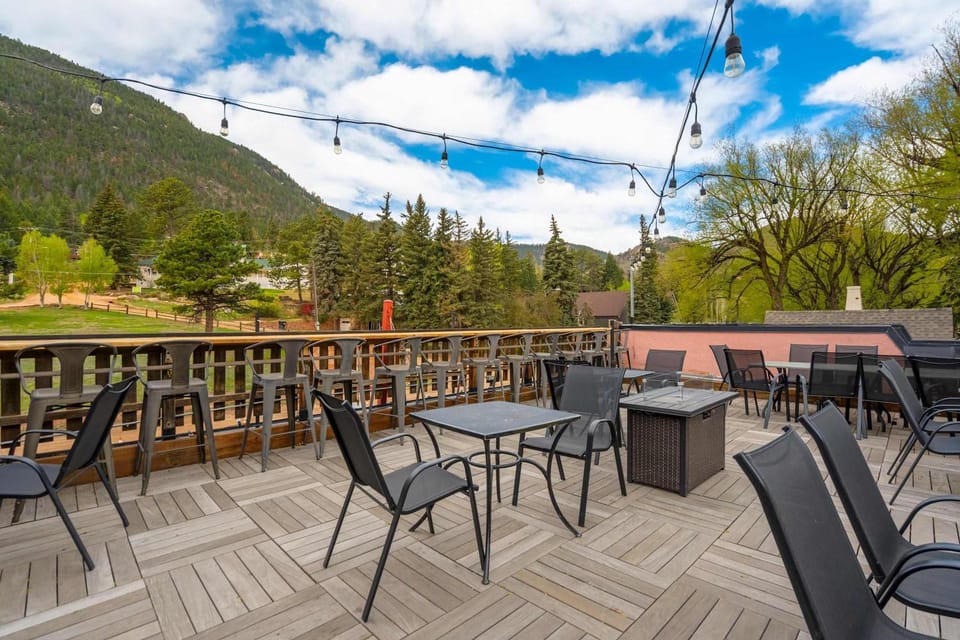 Lakeside Loft! Town Center Gem Near Gazebo Lake Apartment in Green Mountain Falls