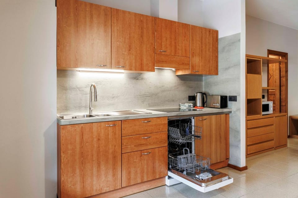 Kitchen or kitchenette, Living room