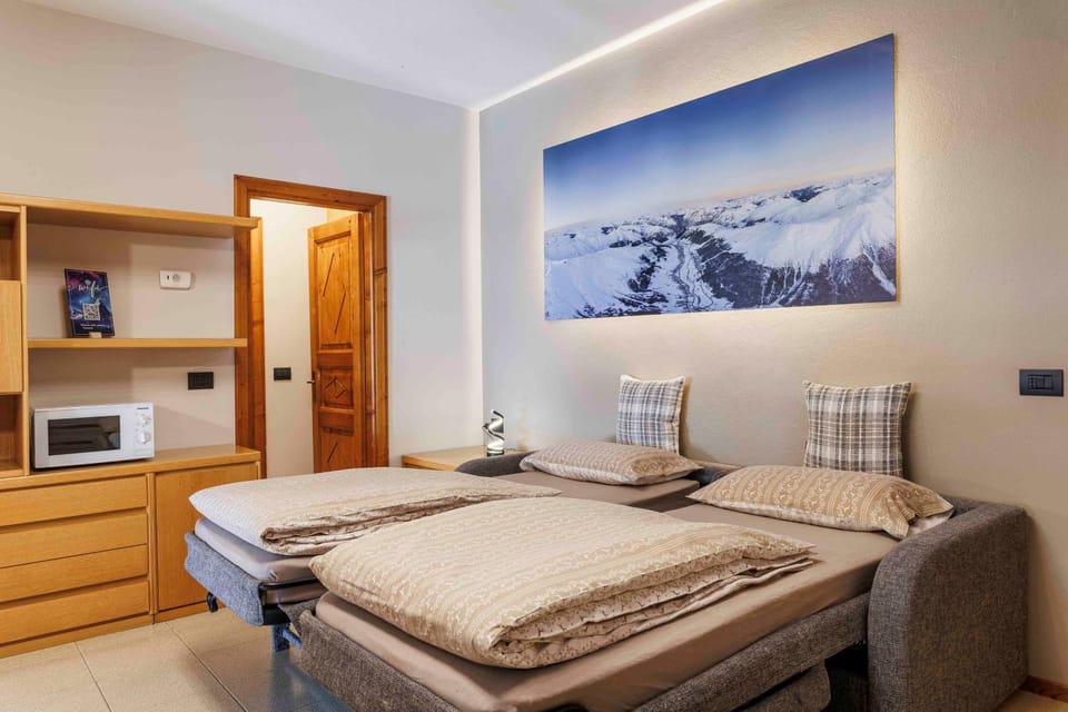 Living room, Bedroom