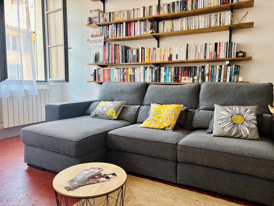 Library, Living room
