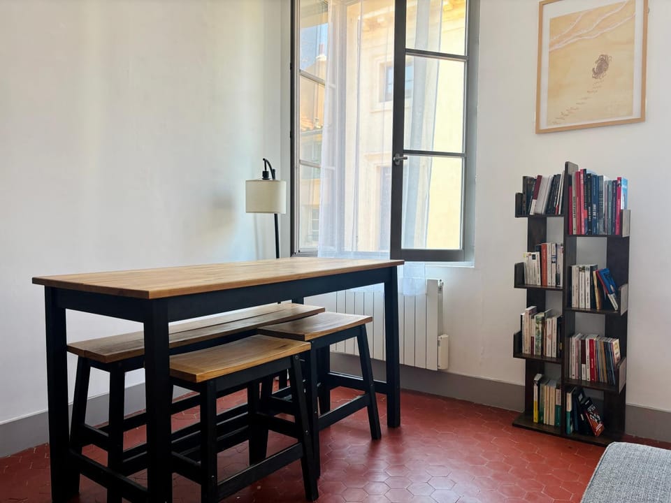 Library, Seating area