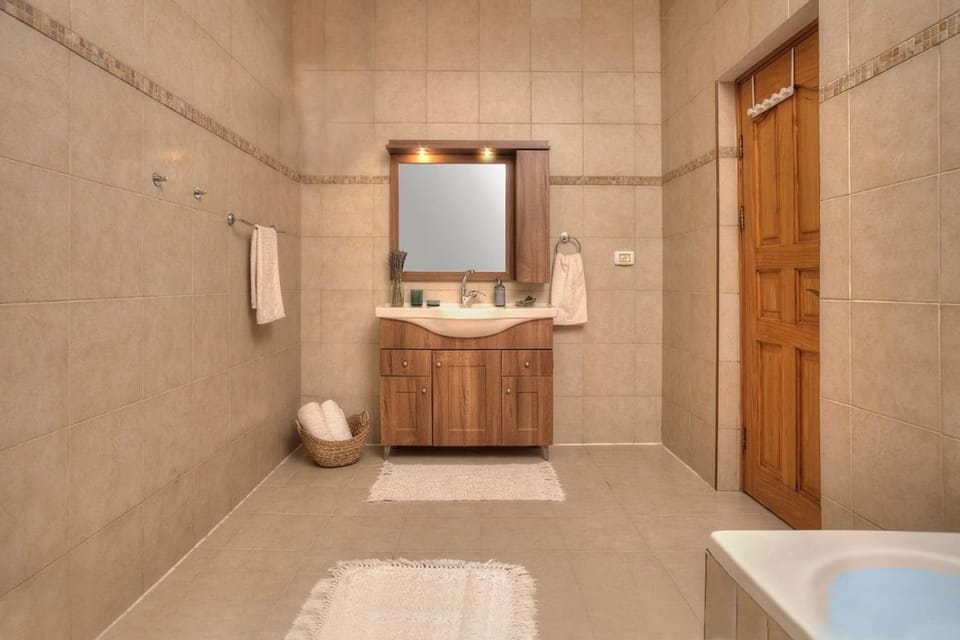 Shower, Bathroom, towels