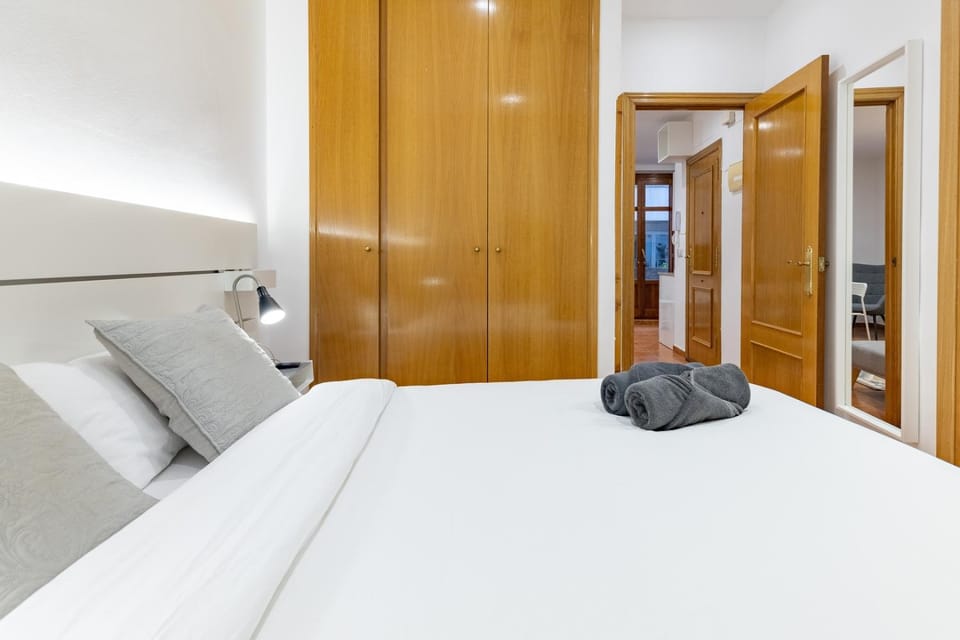 Bed, Photo of the whole room, Bedroom, towels, wardrobe