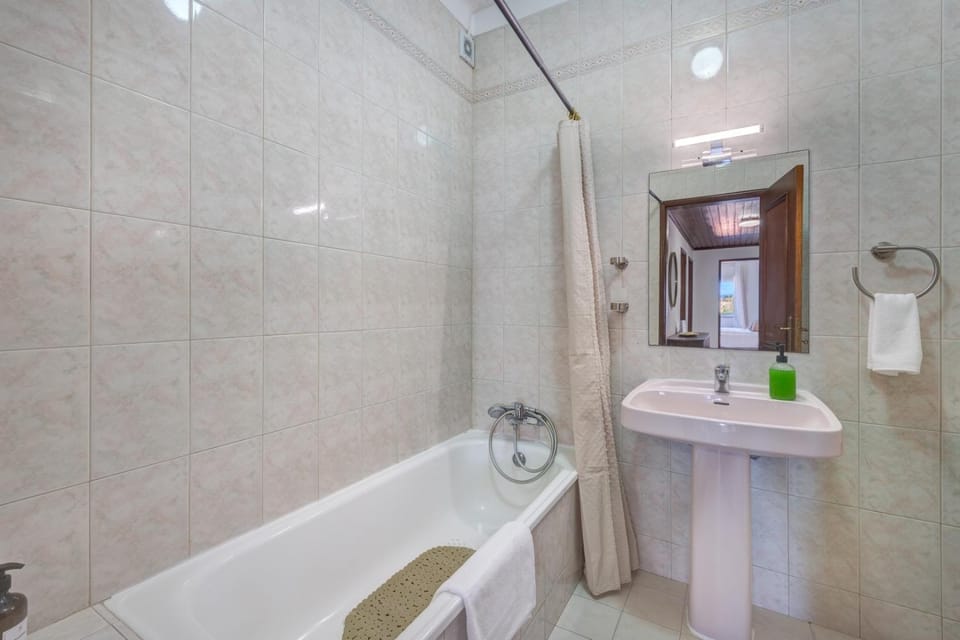 Central Lagos Spacious 3BR Apartment Apartment in Lagos