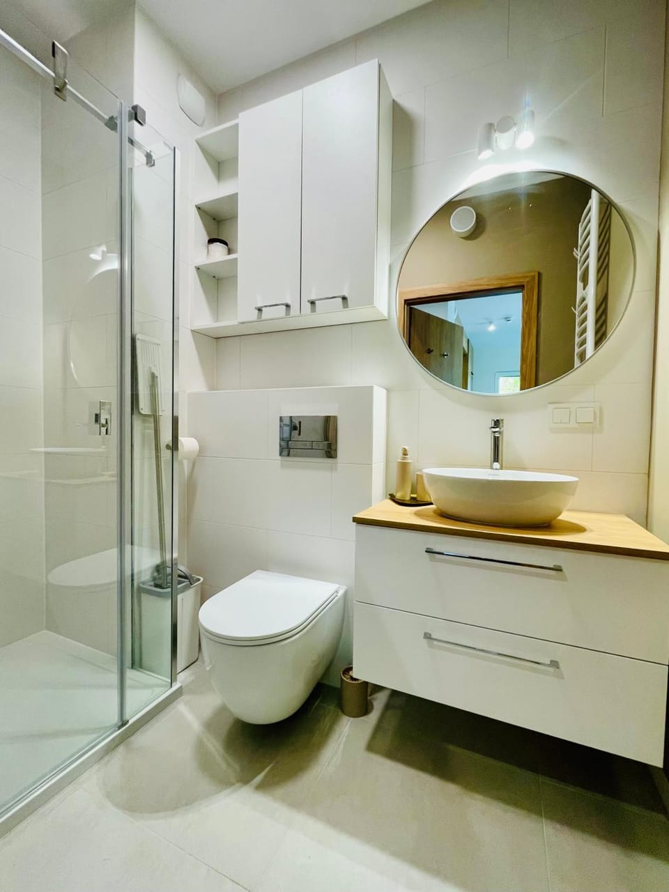 Shower, Toilet, Bathroom, towels
