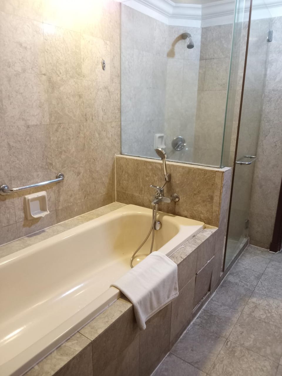 Shower, Bath, towels