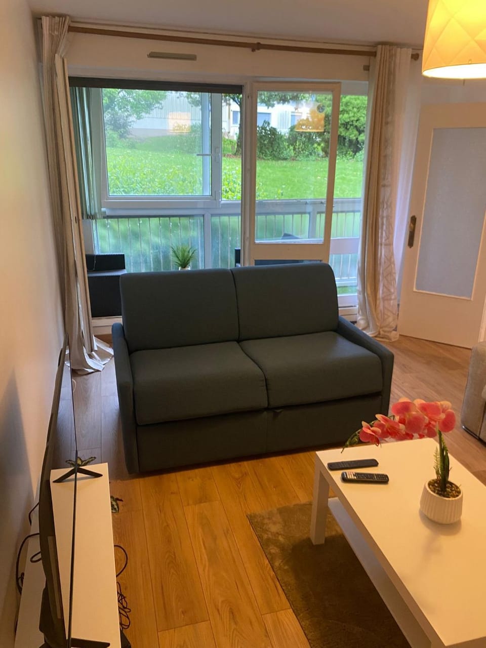 Appartement moderne lumineux avec vue verdure Apartment in Île-de-France