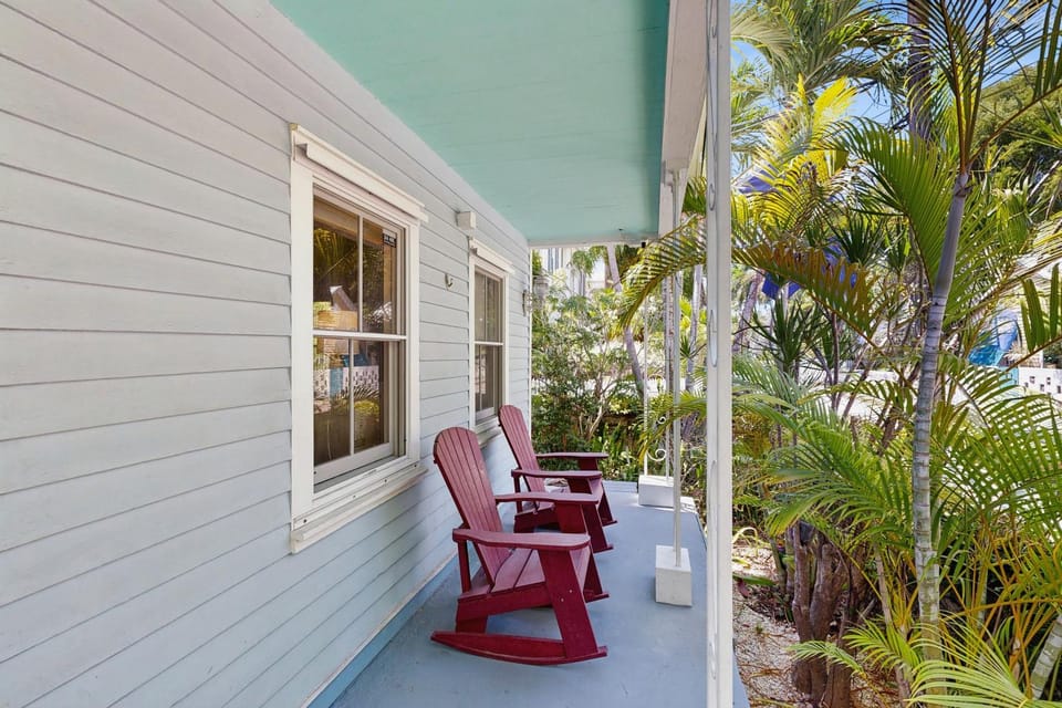 KW375FLR Key to Paradise House in Key West