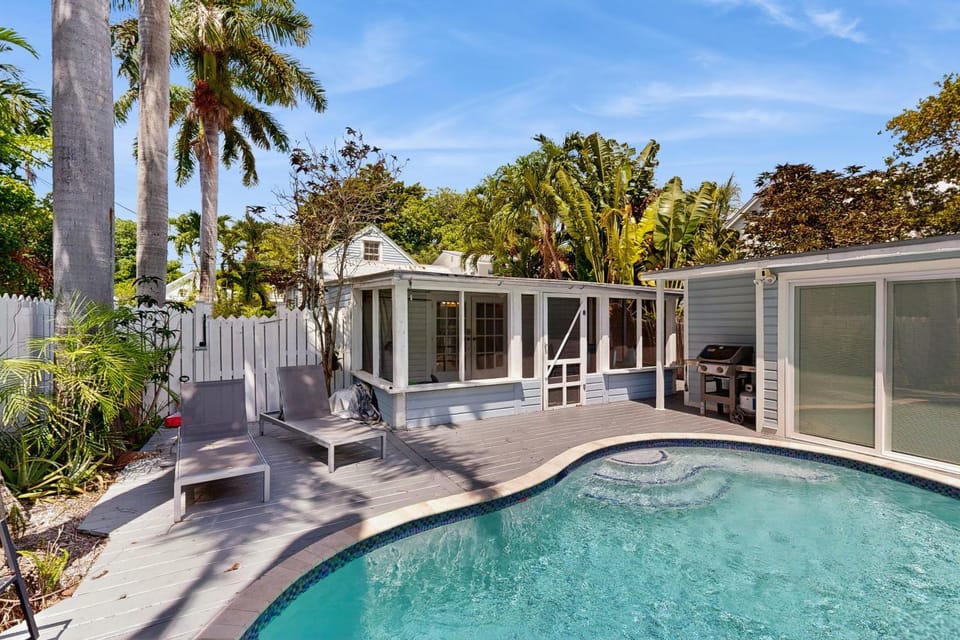 KW375FLR Key to Paradise House in Key West