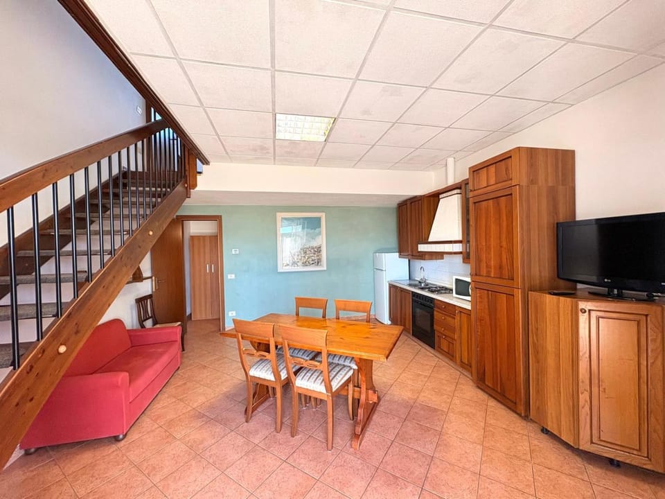 TV and multimedia, Kitchen or kitchenette, Living room, Seating area, Dining area, Evening entertainment, oven