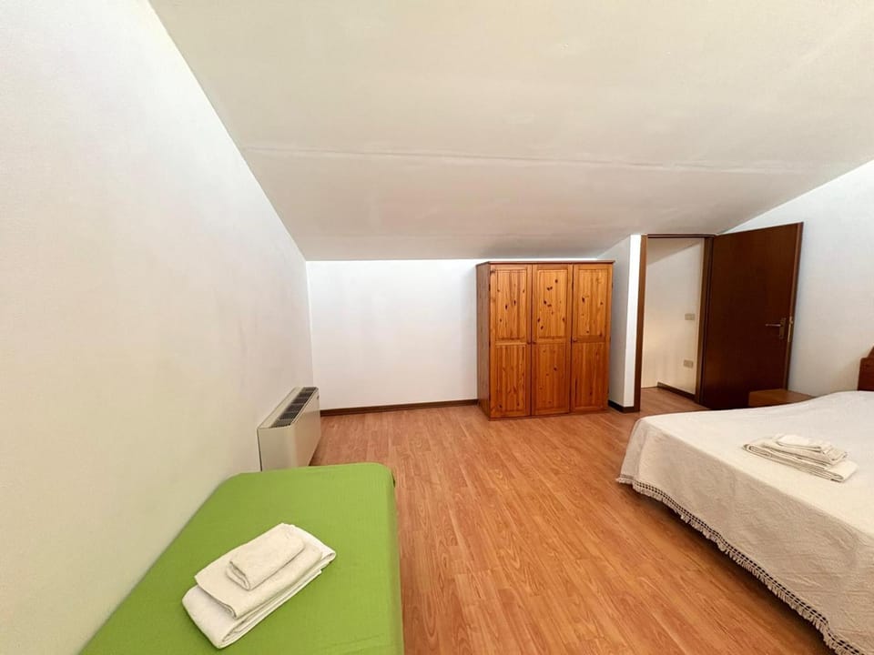 Bed, Photo of the whole room, Bedroom, towels, wardrobe