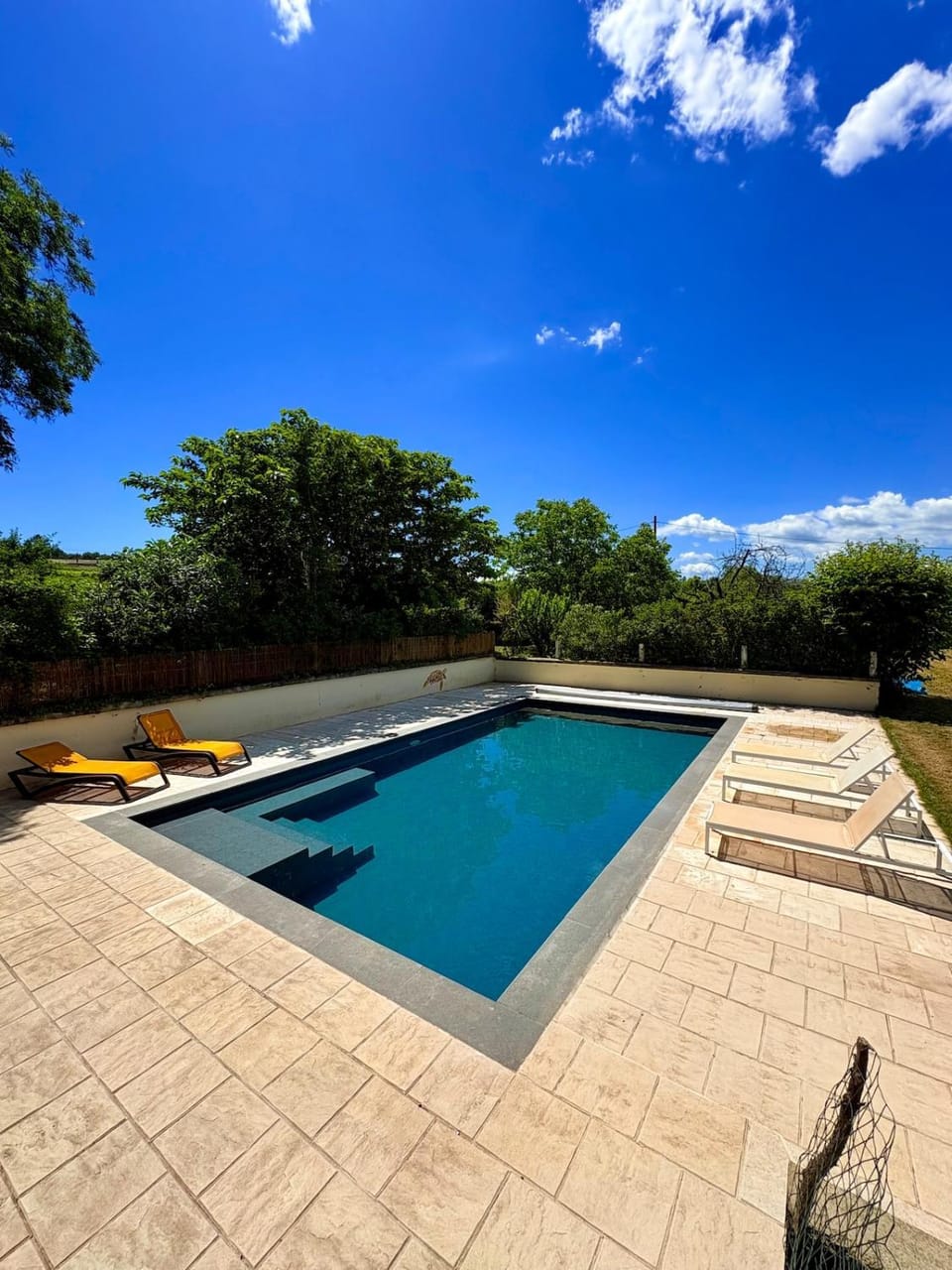 Day, Natural landscape, Pool view, Swimming pool, Swimming pool, sunbed