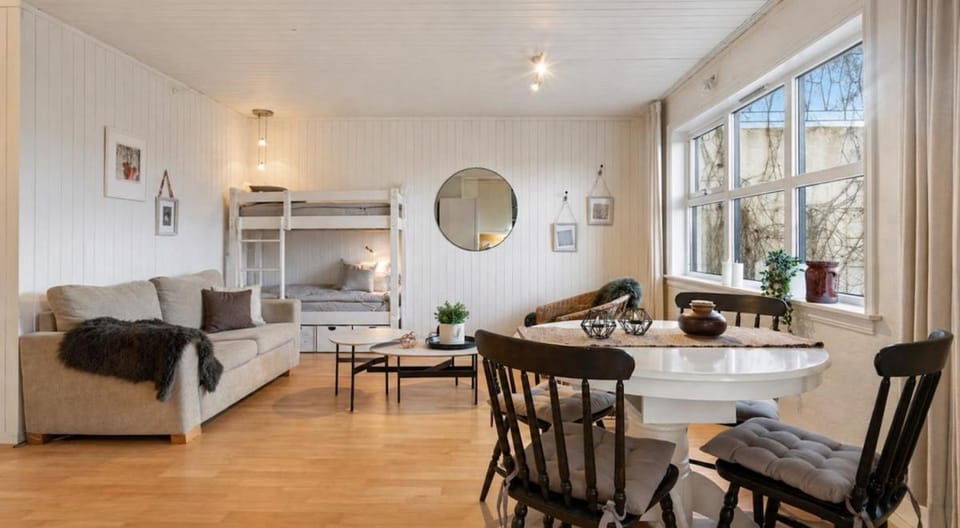 Living room, bunk bed