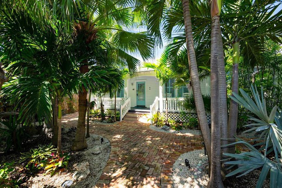 KW49 Papa's Hideaway House in Key West