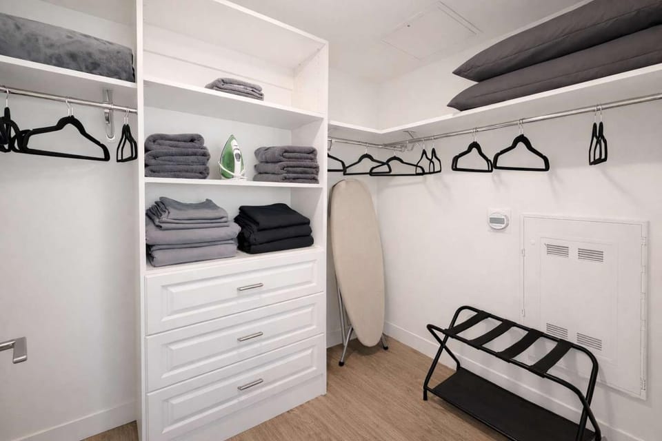 towels, wardrobe