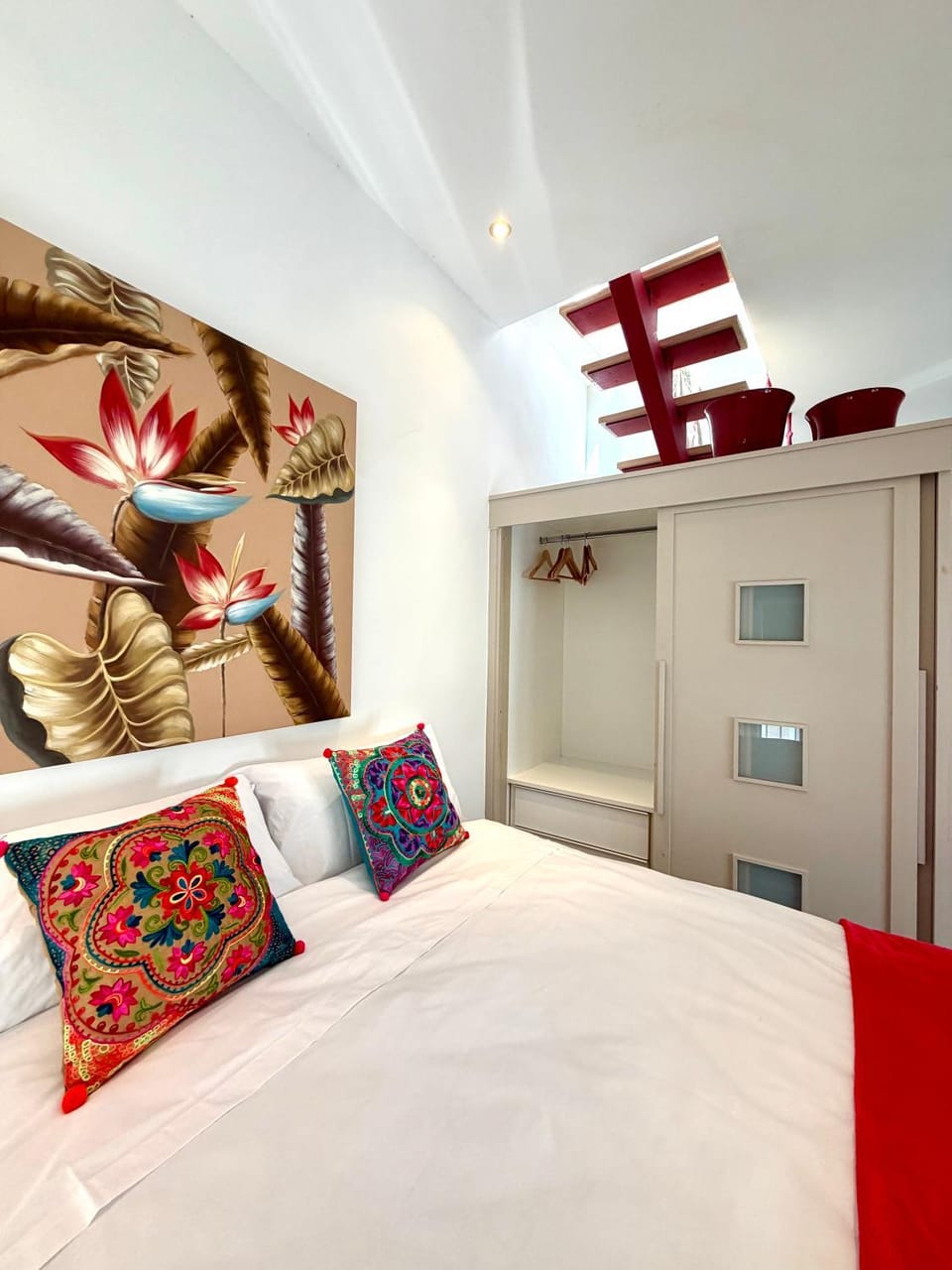 Bed, Photo of the whole room, Bedroom
