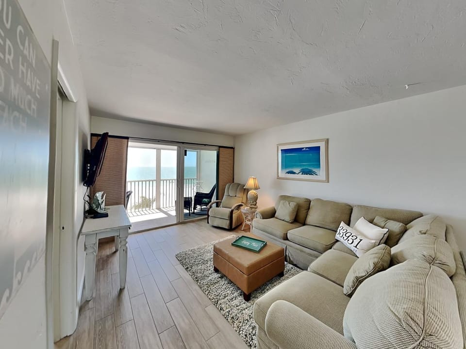 Pointe South 302 Apartment in Estero Island