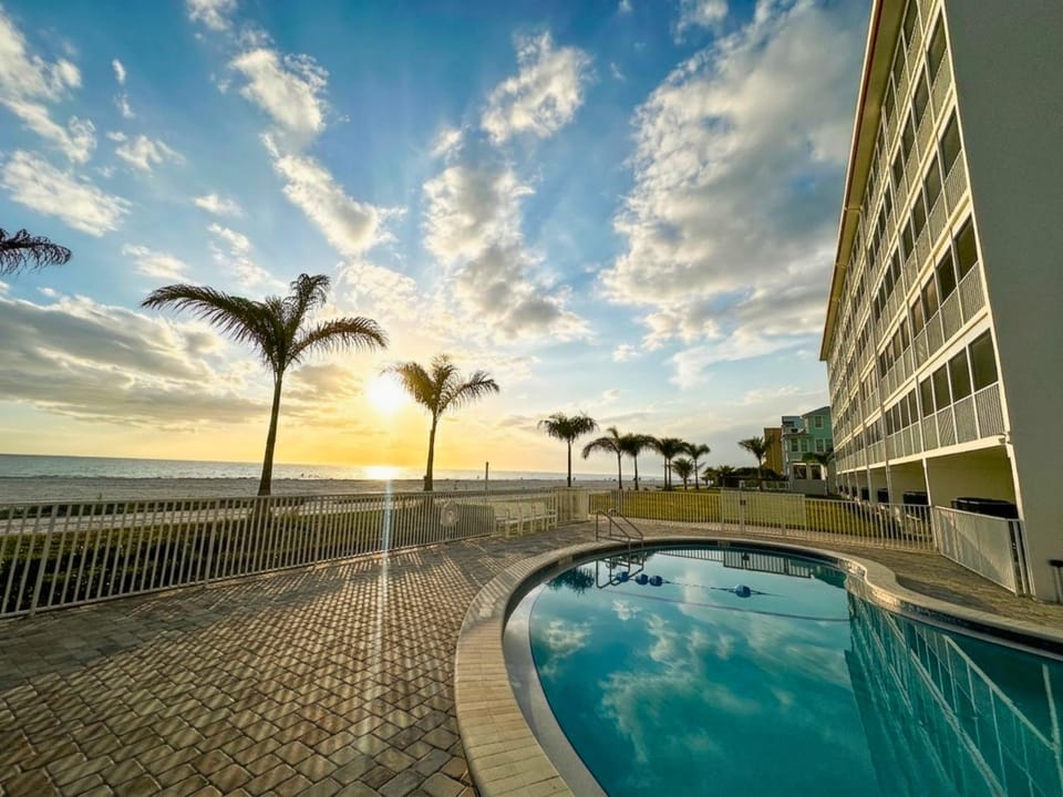 Pointe South 302 Apartment in Estero Island