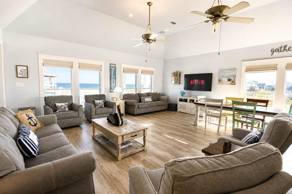 Huge 5BR w Ocean View & Fire Pit House in Bolivar Peninsula