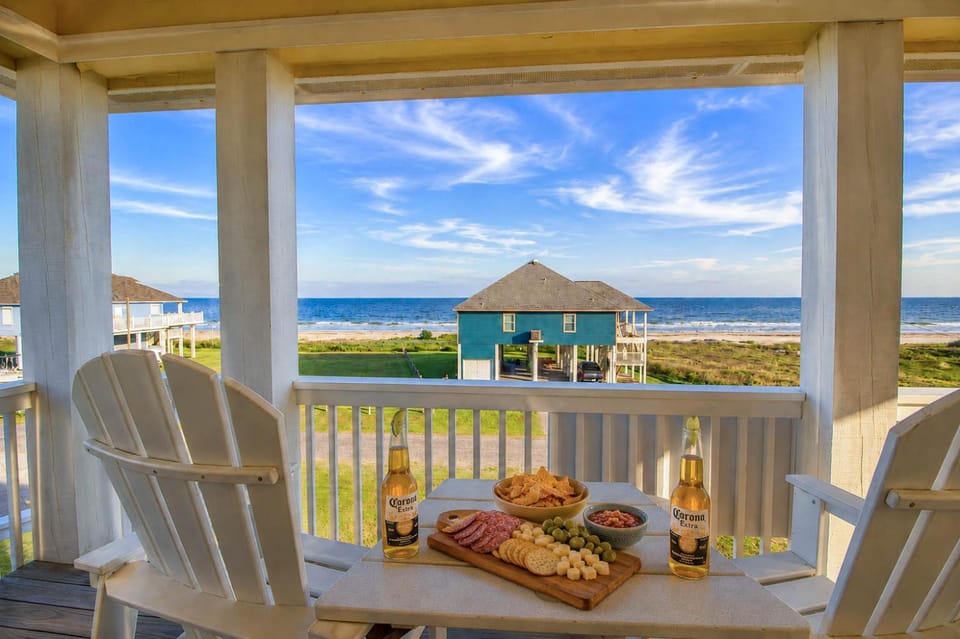 Huge 5BR w Ocean View & Fire Pit House in Bolivar Peninsula