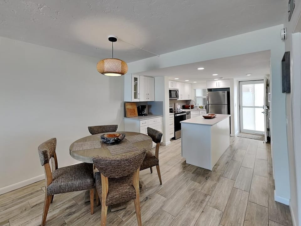 Pointe South 306 Apartment in Estero Island