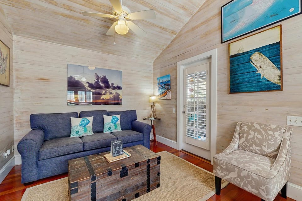 KW84FLR Conched Out Cottage House in Key West