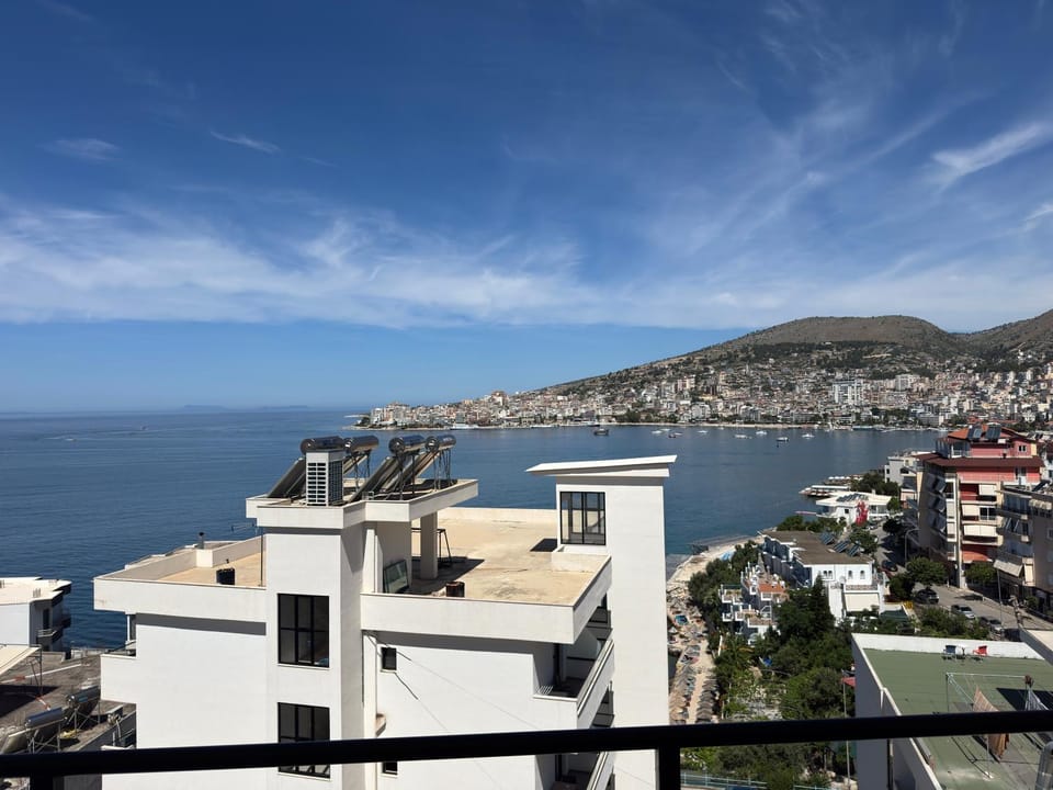City view, Sea view