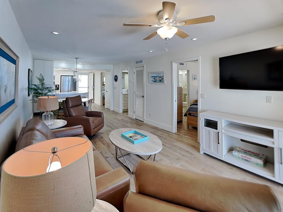 Pointe South 506 Apartment in Estero Island