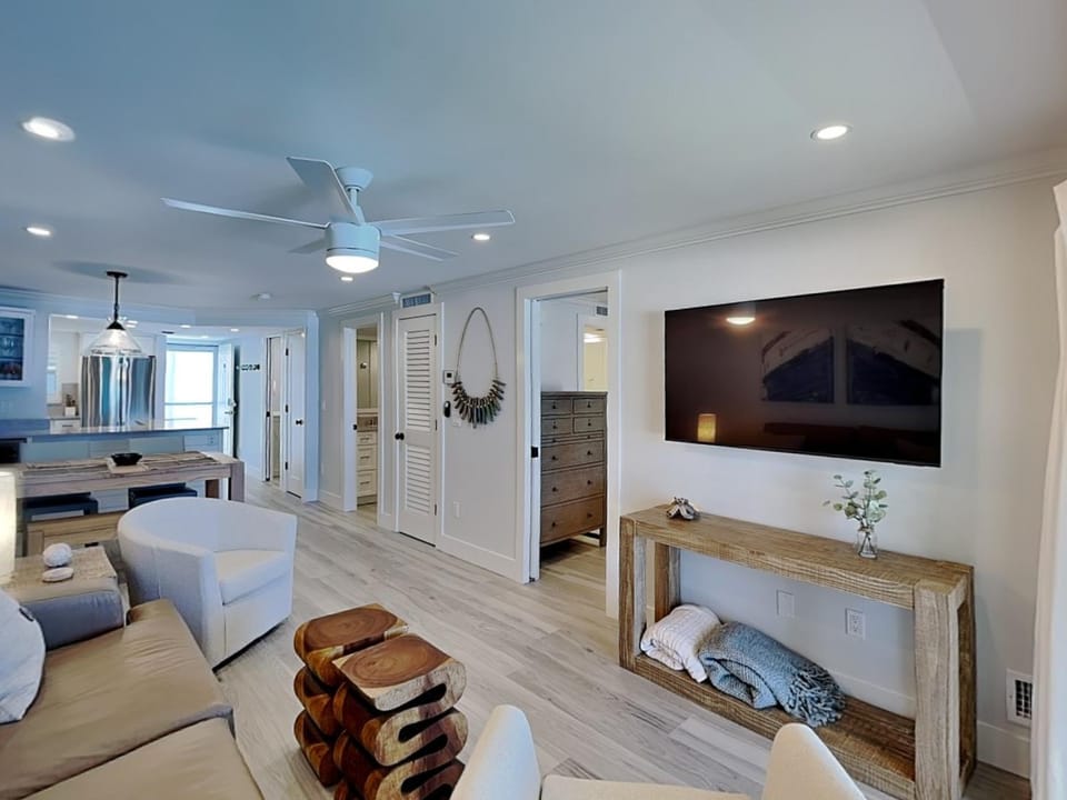 Pointe South 106 Apartment in Estero Island