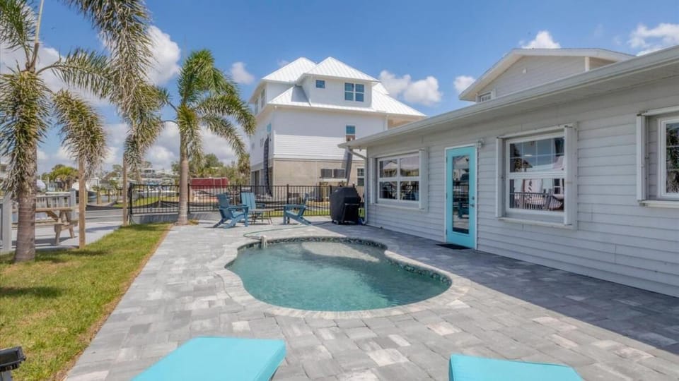 Lemon Bay Getaway - canal front leading to Lemon Bay and Stump Pass Villa in Palm Island