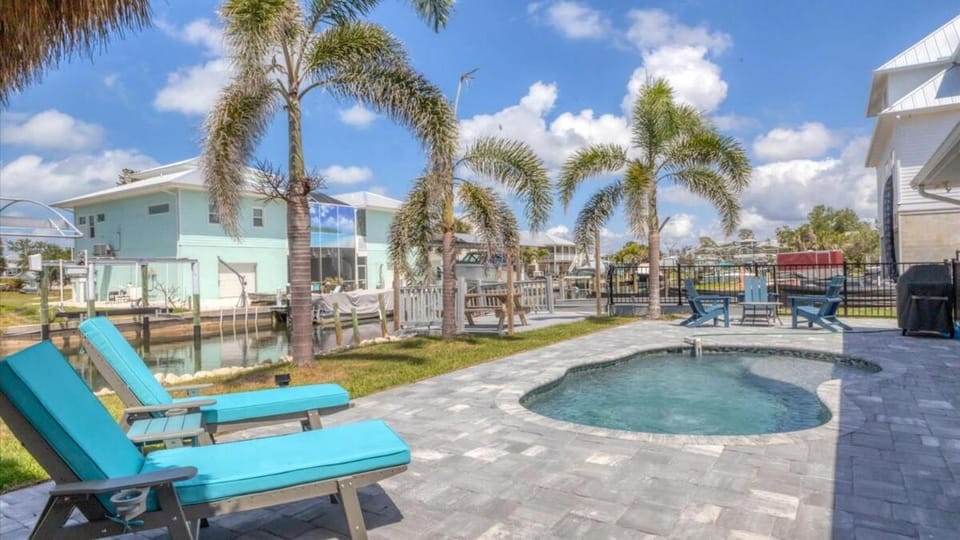 Lemon Bay Getaway - canal front leading to Lemon Bay and Stump Pass Villa in Palm Island