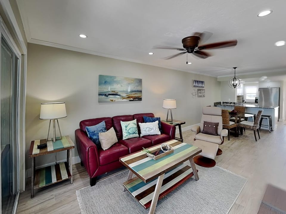 Pointe South 502 Apartment in Estero Island