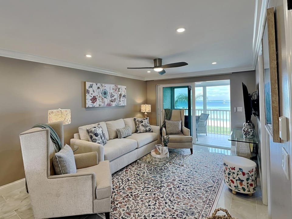 Pointe South 105 Apartment in Estero Island