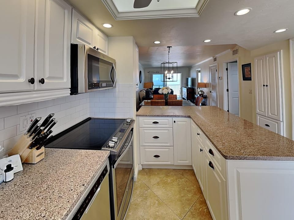 Pointe South 305 Apartment in Estero Island