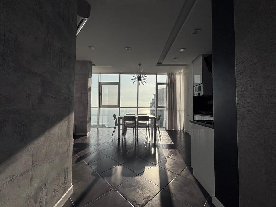 Communal lounge/ TV room, Kitchen or kitchenette, Living room, Dining area