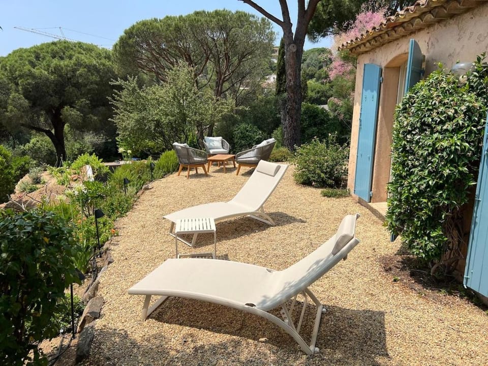Patio, Garden, sunbed