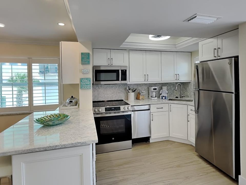 Pointe South 107 Apartment in Estero Island