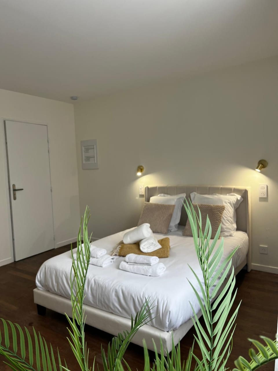 Les Suites du Mont - Studio 2 Apartment in Normandy