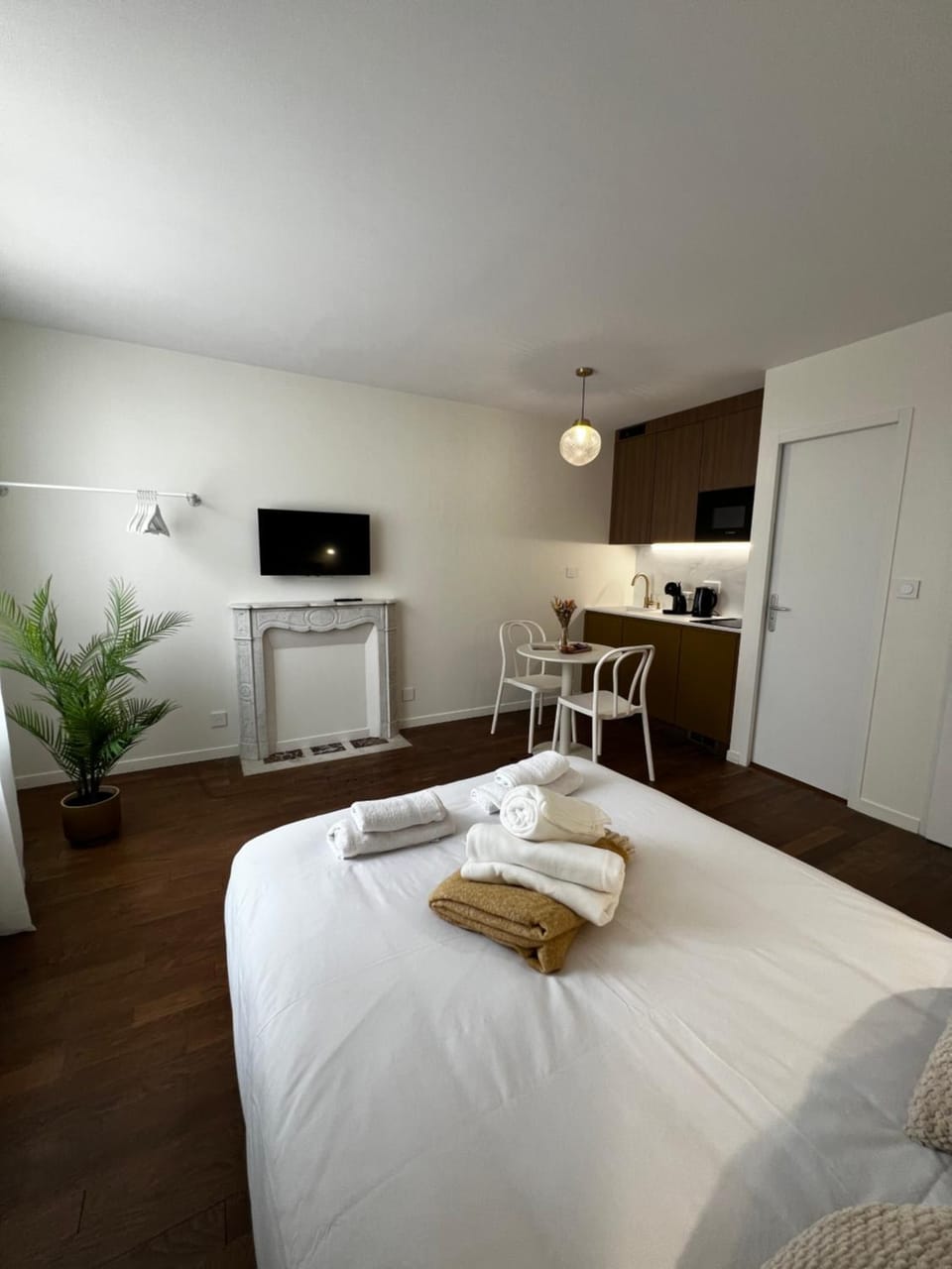 Les Suites du Mont - Studio 2 Apartment in Normandy