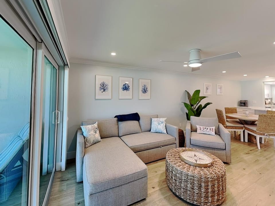 Pointe South 104 Apartment in Estero Island