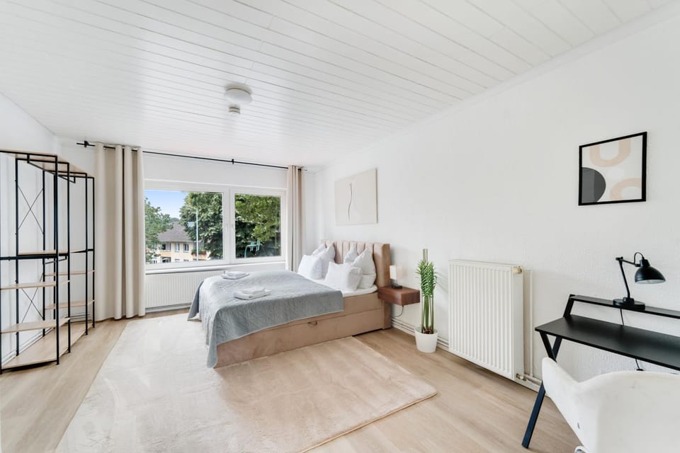 Bedroom, towels, wardrobe