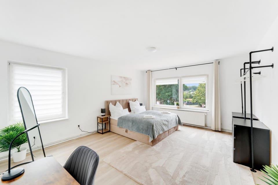 Bed, Bedroom, towels, wardrobe