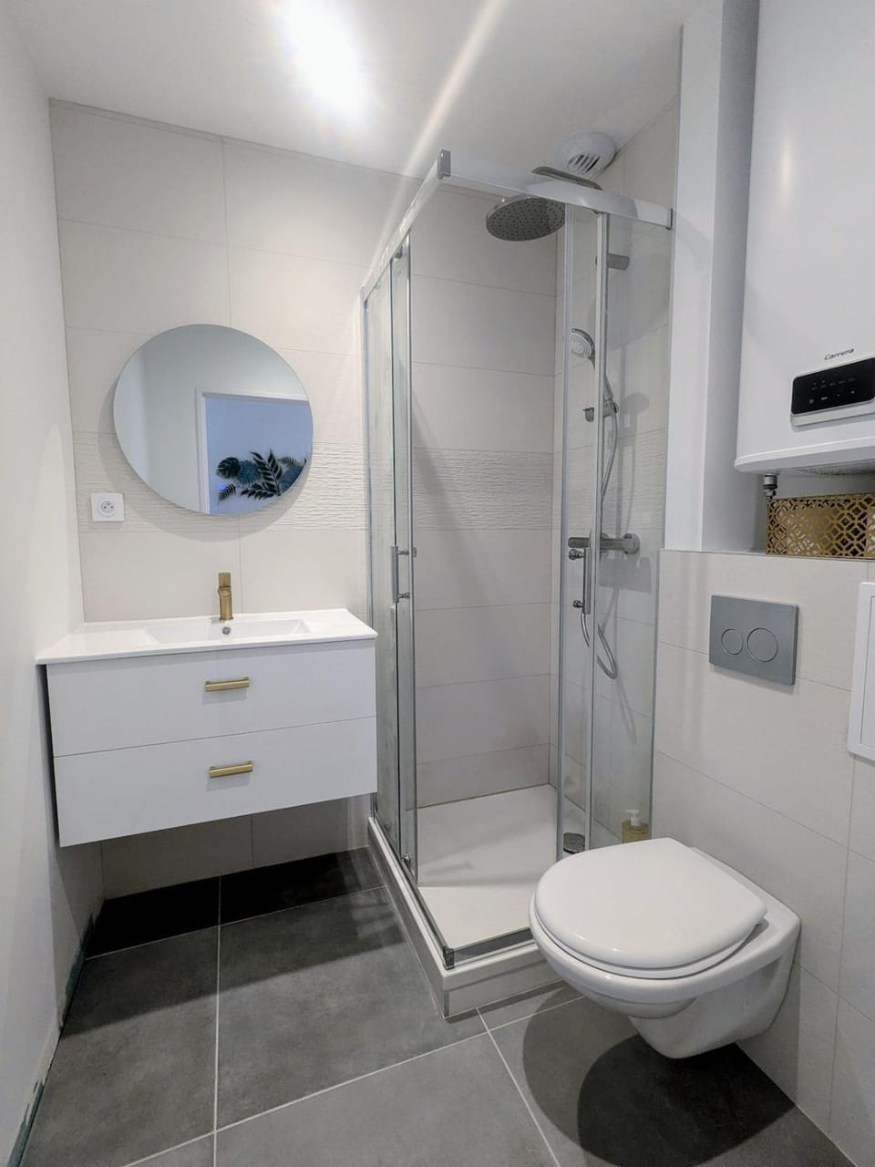 Air-conditioned apartment - two bedrooms Apartment in Auvergne-Rhône-Alpes