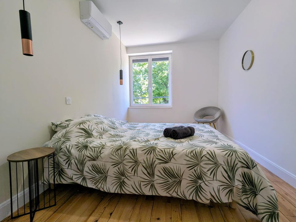 Air-conditioned apartment - two bedrooms Apartment in Auvergne-Rhône-Alpes