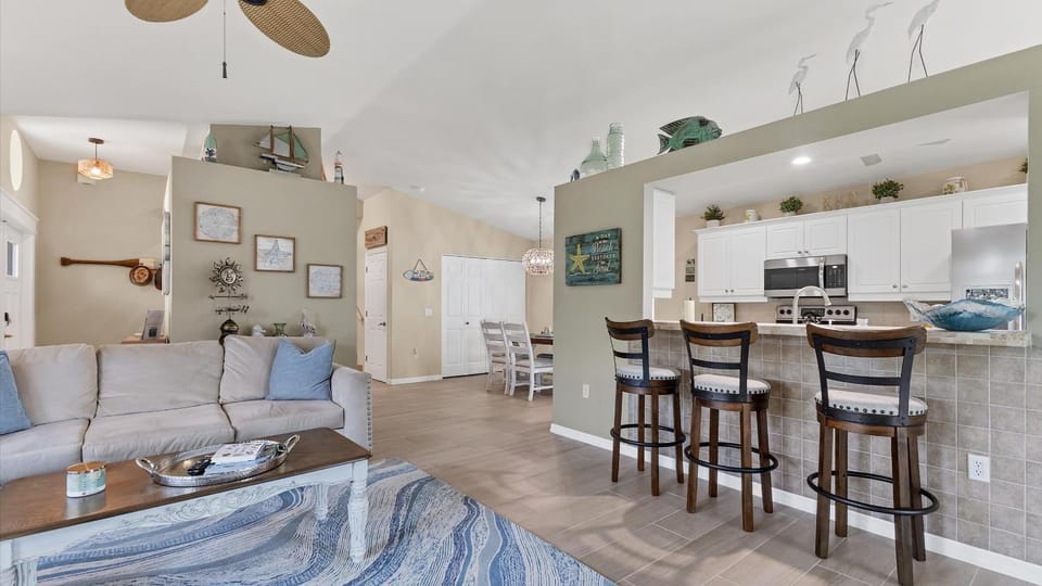 Seaside Sanctuary - private deeded beach access Pelican Shores Villa in Manasota Key